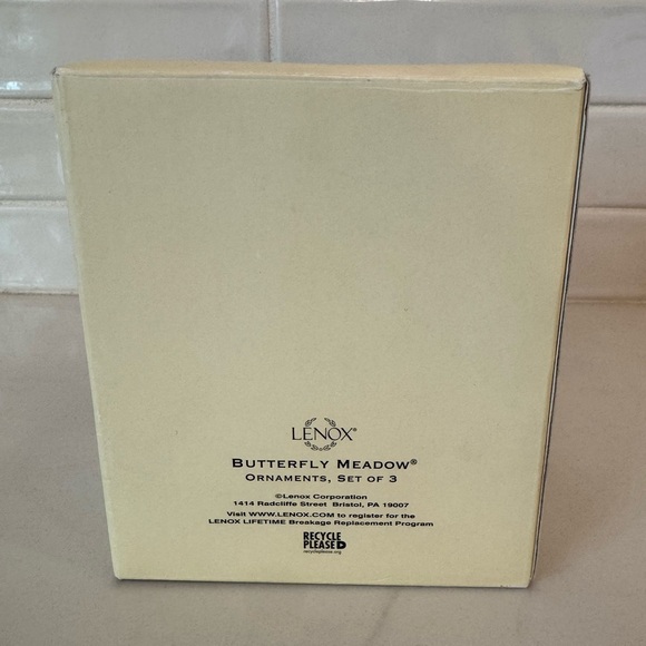 LENOX BUTTERFLY MEADOW ORNAMENTS set of 3  NEW in BOX 3 inches tall - Picture 5 of 7